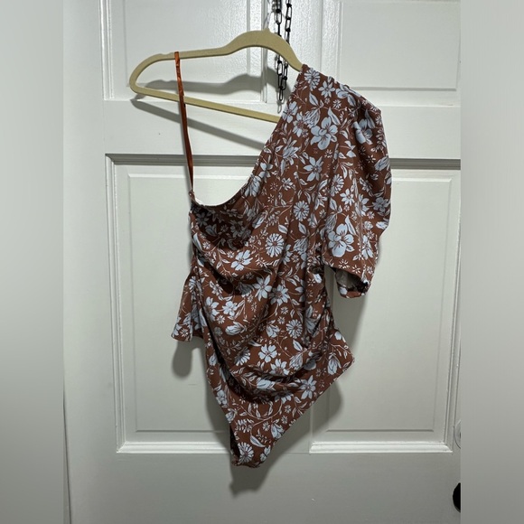 Free People Intimately FAB! Something Bout You Puff 1 Sleeve Bodysuit Java Large - Picture 2 of 6